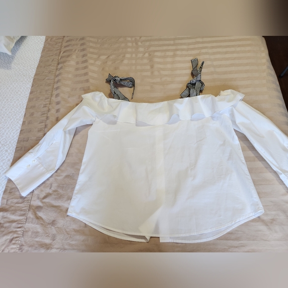 J Crew 100% cotton off the shoulder shirt - Picture 2 of 6